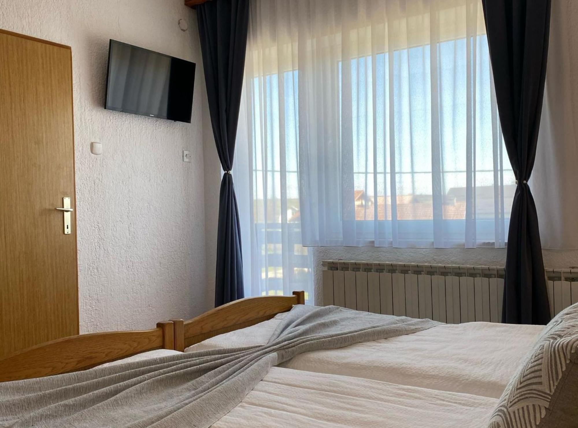 M&N Zafran Hotel Grabovac  Luaran gambar